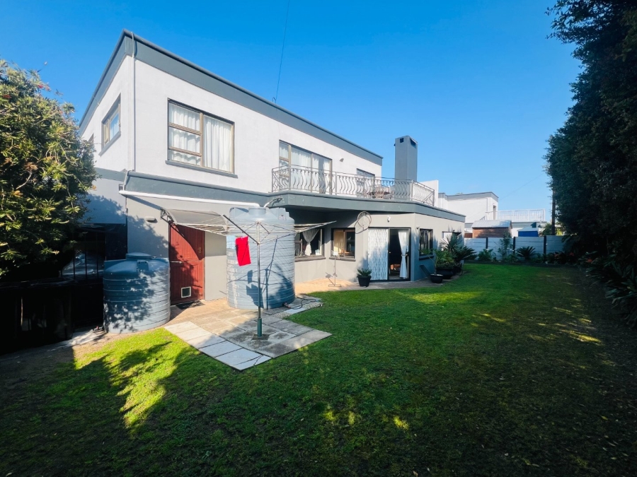 8 Bedroom Property for Sale in Rooi Rivier Rif Western Cape